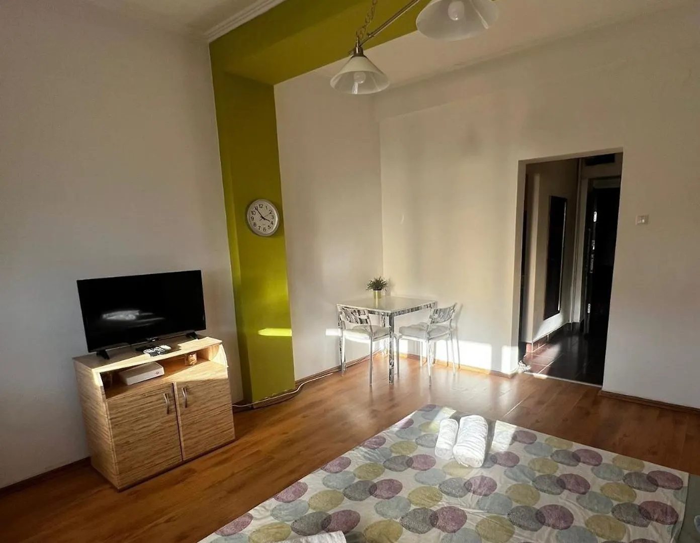 Lazynest - Central Studio With Balcony On Magheru Bucharest