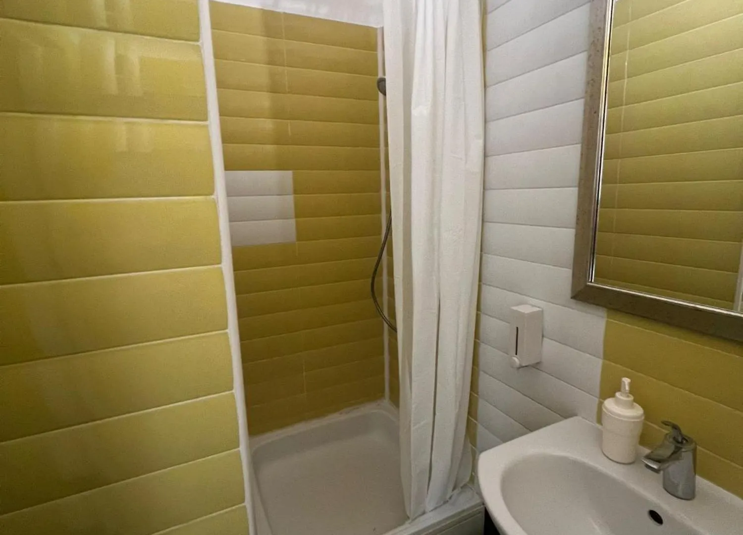 Apartment Lazynest - Central Studio With Balcony On Magheru Bucharest